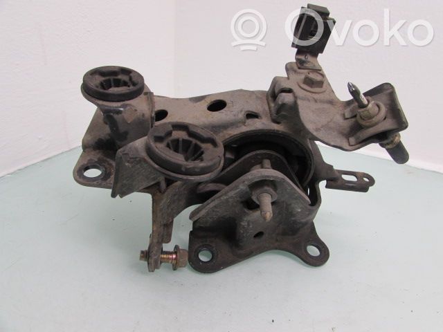 Nissan X-Trail T30 Support de moteur, coussinet