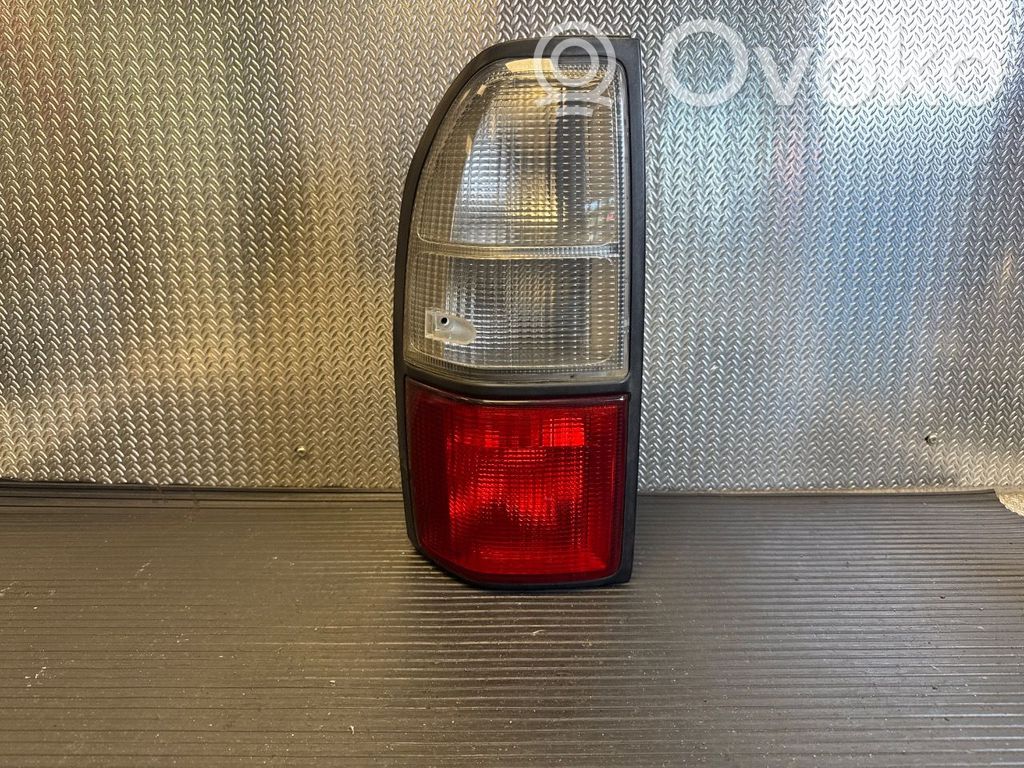 Toyota Land Cruiser (J100) Aizmugurējais lukturis virsbūvē 