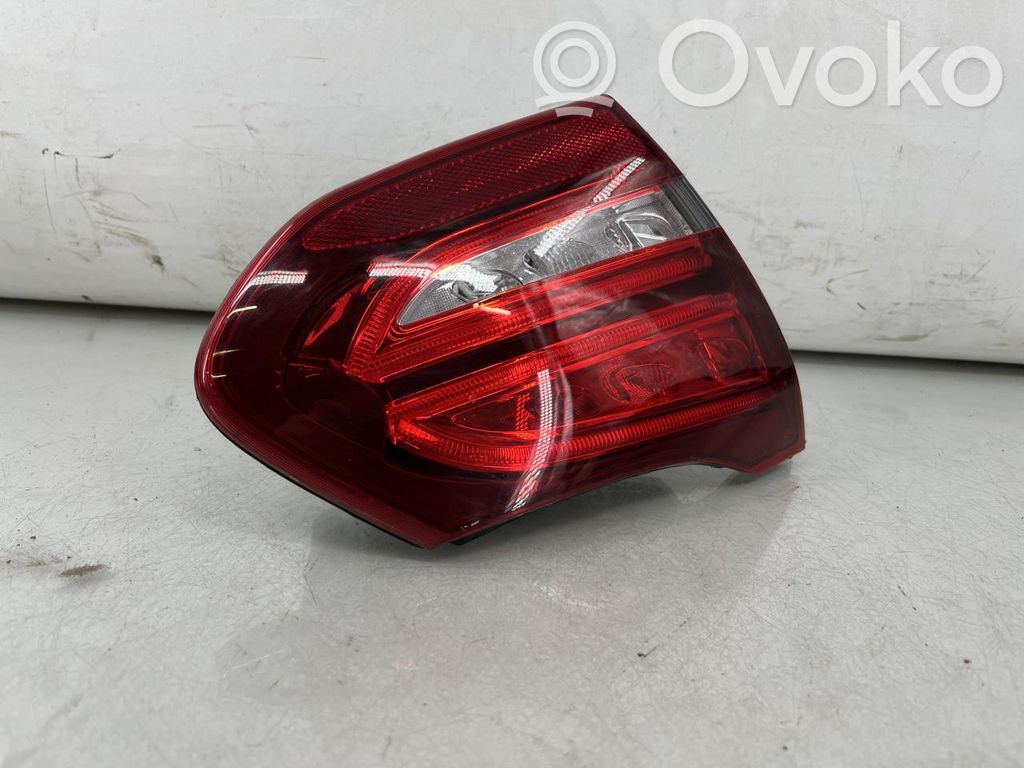 Mercedes-Benz C W205 Задний фонарь в кузове