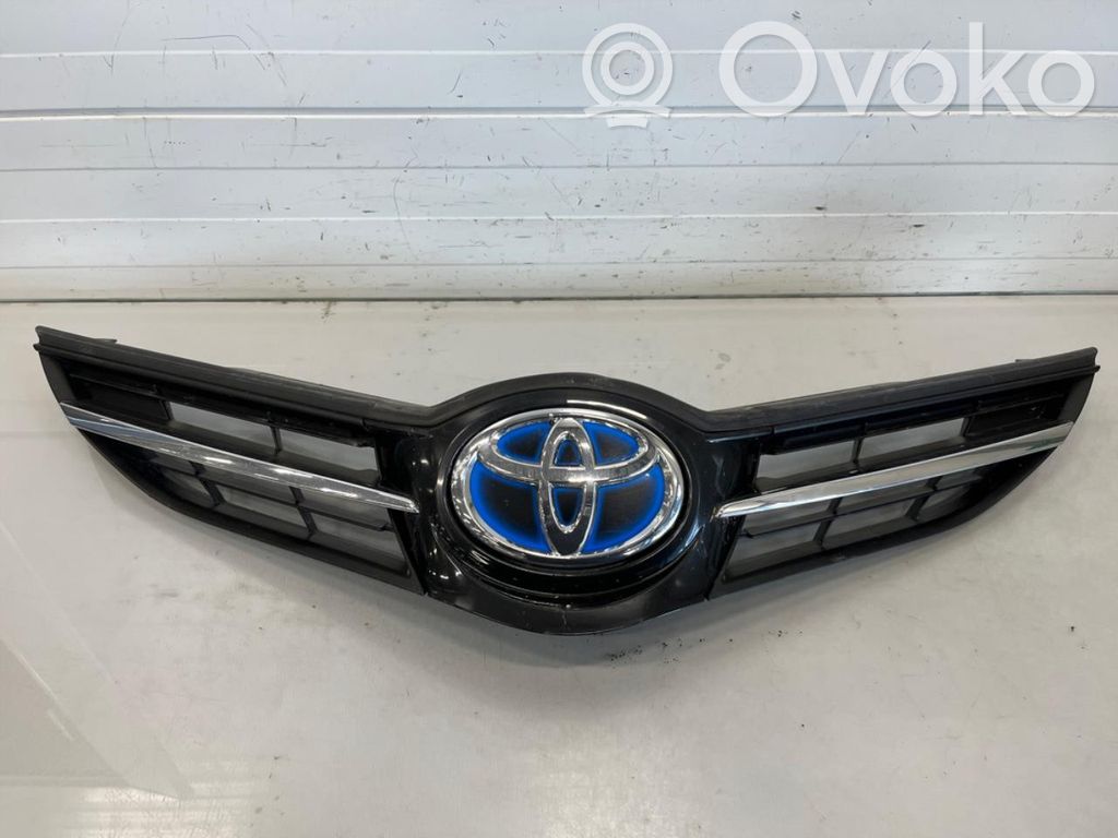 Toyota Auris E180 Rejilla inferior del parachoques delantero