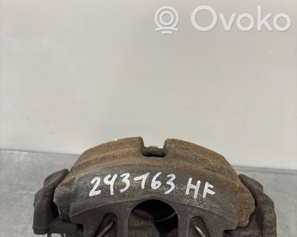 Volkswagen PASSAT B7 Передний суппорт 