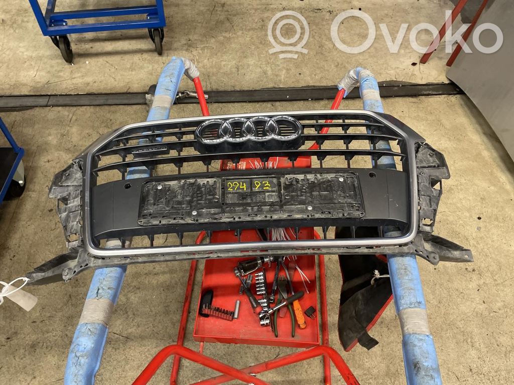 Audi Q3 8U Kühlergrill 