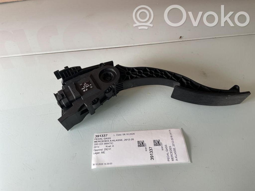 Mercedes-Benz A W176 Accelerator throttle pedal 