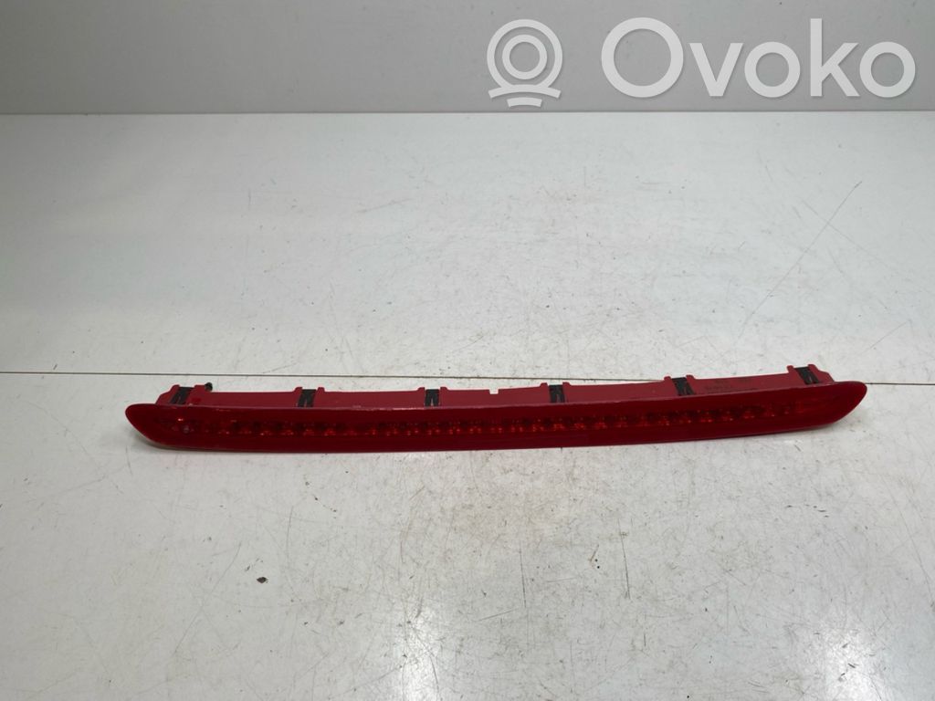Volkswagen PASSAT B8 Luz trasera/de freno 