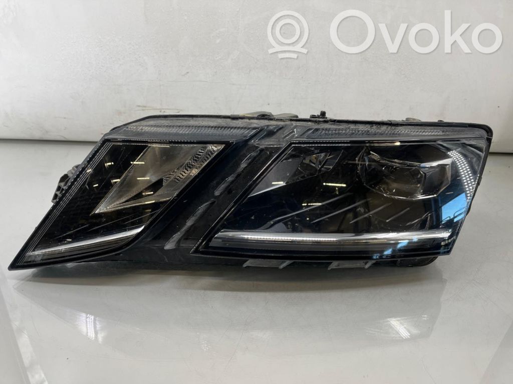 Skoda Octavia Mk4 Headlight/headlamp 
