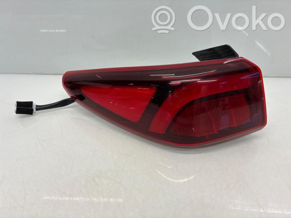 Hyundai Kona I Lampă spate în caroserie 