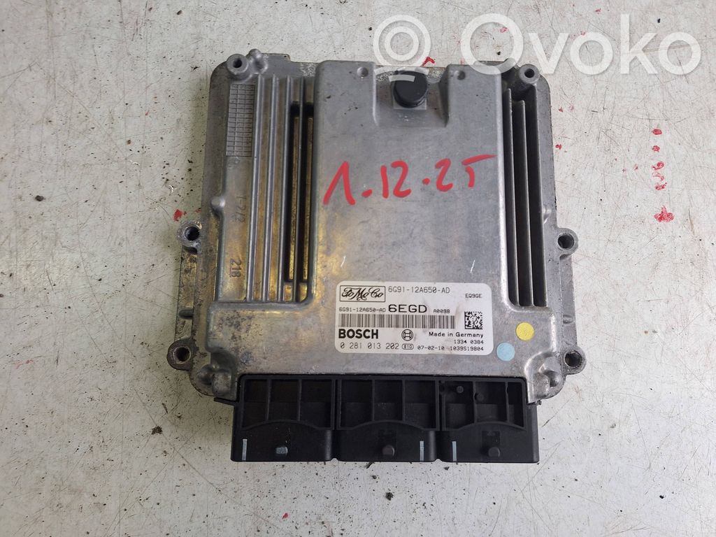 Land Rover Freelander 2 - LR2 Engine control unit/module 