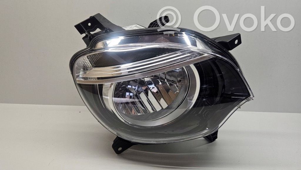 Renault Twingo III Headlight/headlamp 