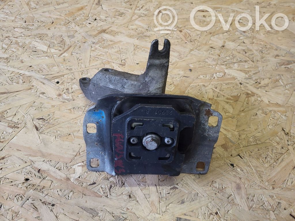 Ford Focus Engine mount bracket 