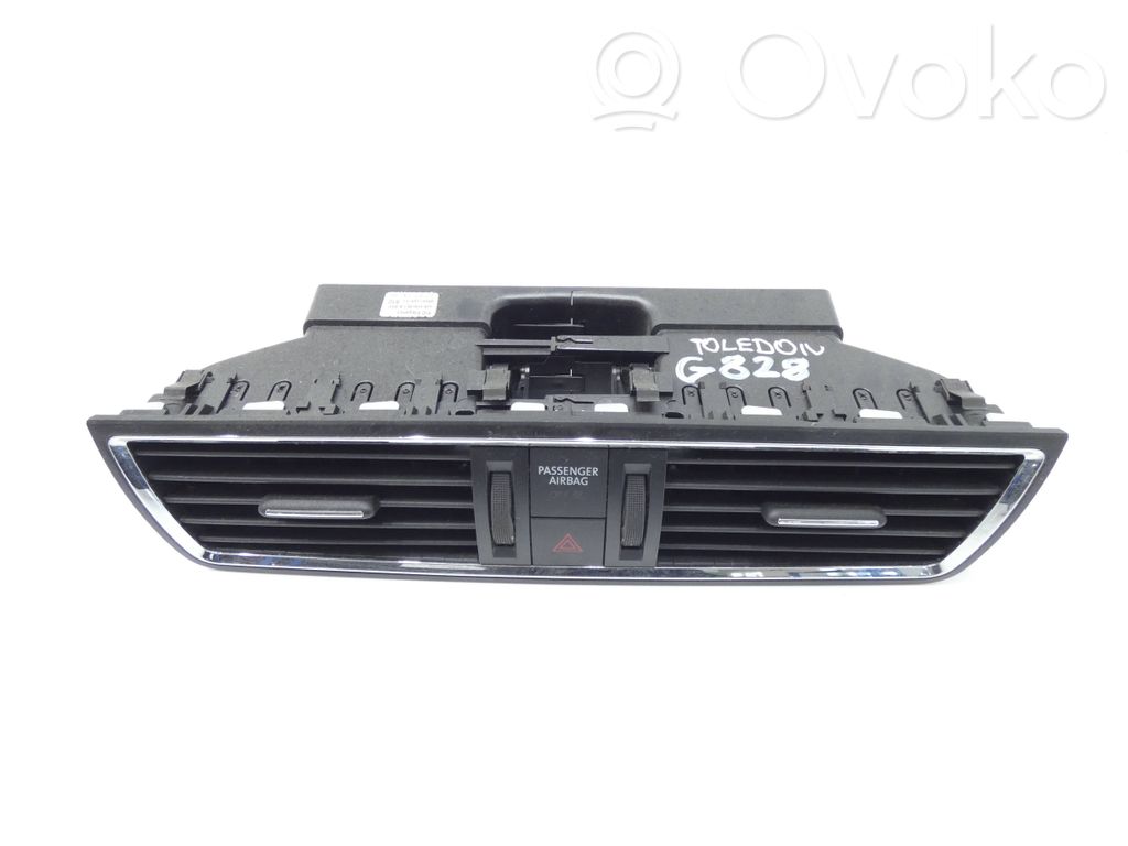 Seat Toledo IV (NH) Dysze / Kratki środkowego nawiewu deski rozdzielczej 
