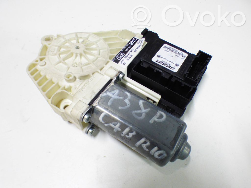 Audi A3 S3 8P Silnik regulatora szyby drzwi przednich 