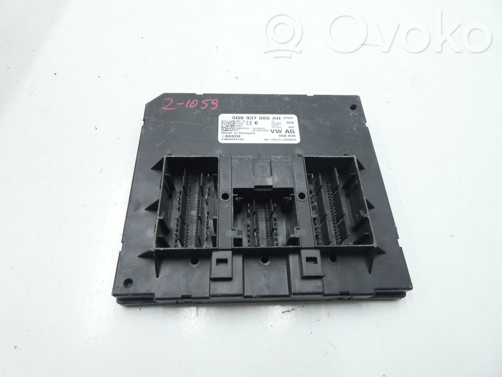 Volkswagen PASSAT B8 Comfort/convenience module 