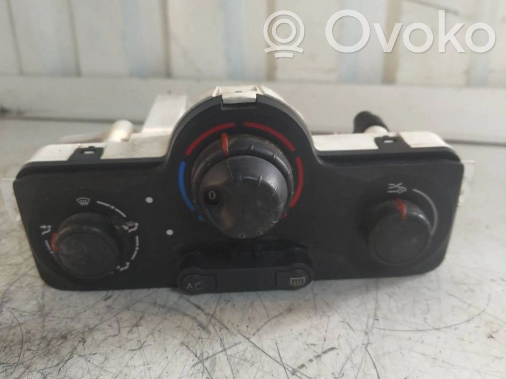 Renault Modus Climate control unit 