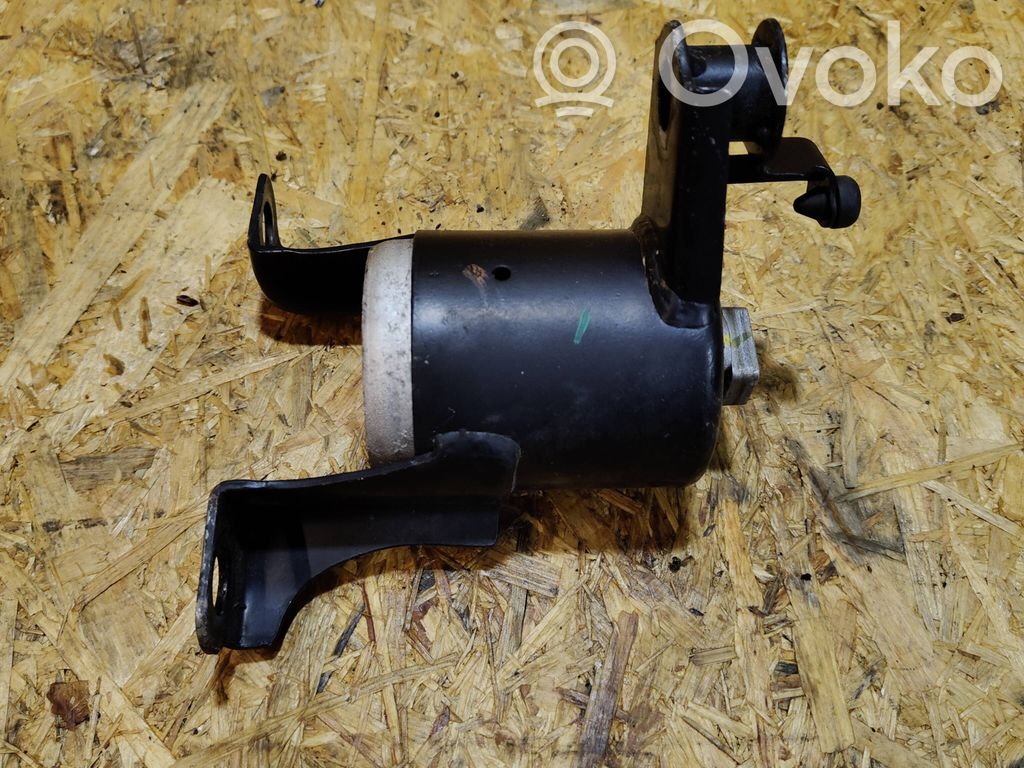 Ford Ecosport Engine mount bracket 