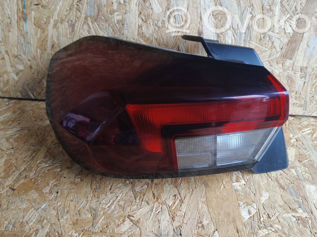 Opel Corsa F Aizmugurējais lukturis virsbūvē 