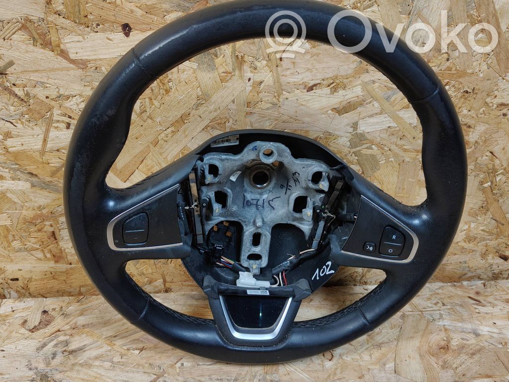 Renault Clio IV Steering wheel 