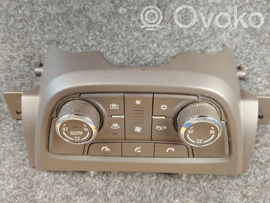Opel Zafira C Climate control unit 