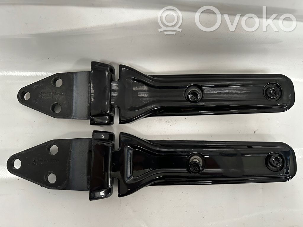 Jeep Wrangler Tailgate/trunk/boot hinge 