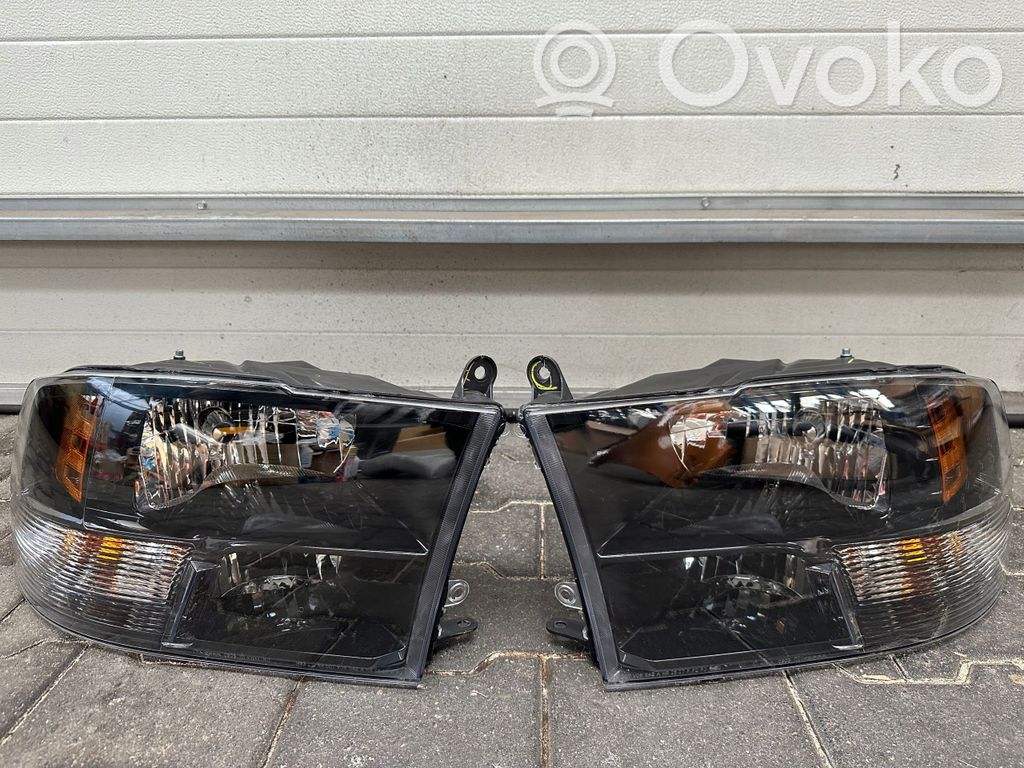 Dodge RAM Lot de 2 lampes frontales / phare 
