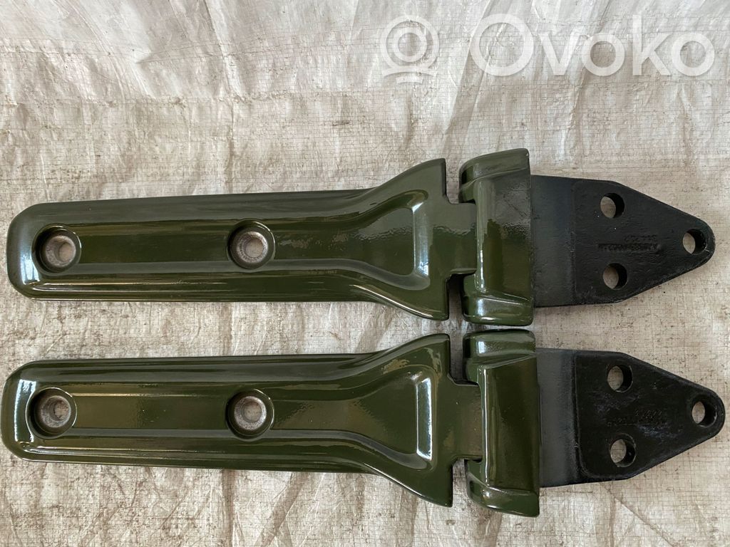 Jeep Wrangler Tailgate/trunk/boot hinge 