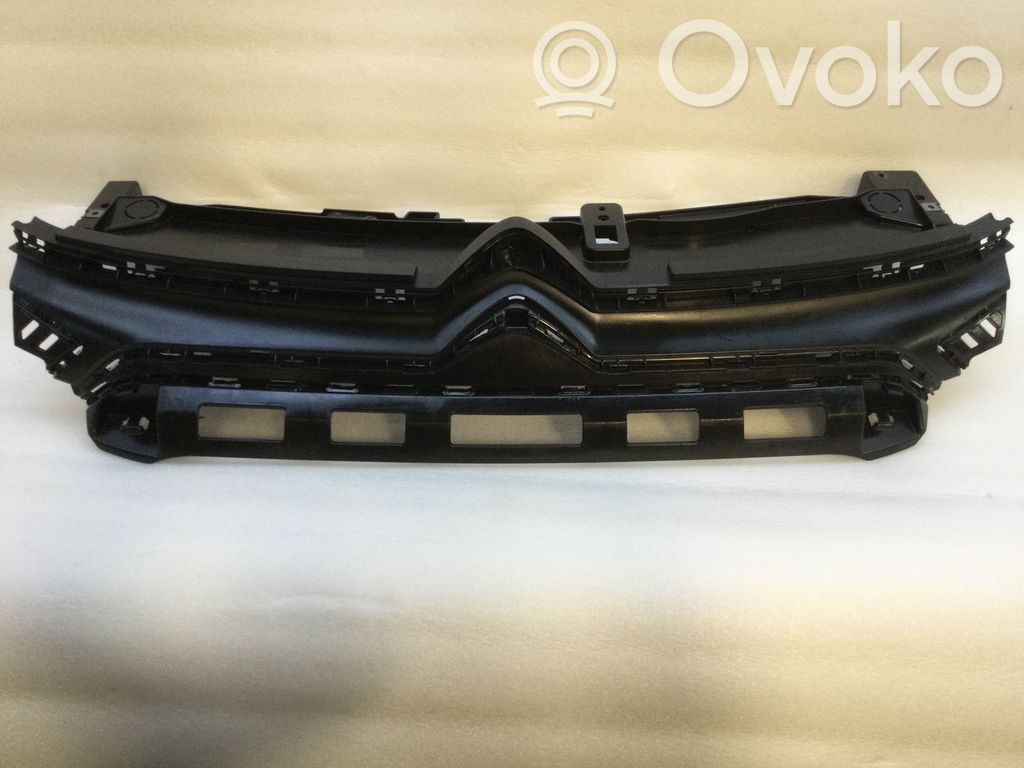 Citroen C3 Front bumper upper radiator grill 