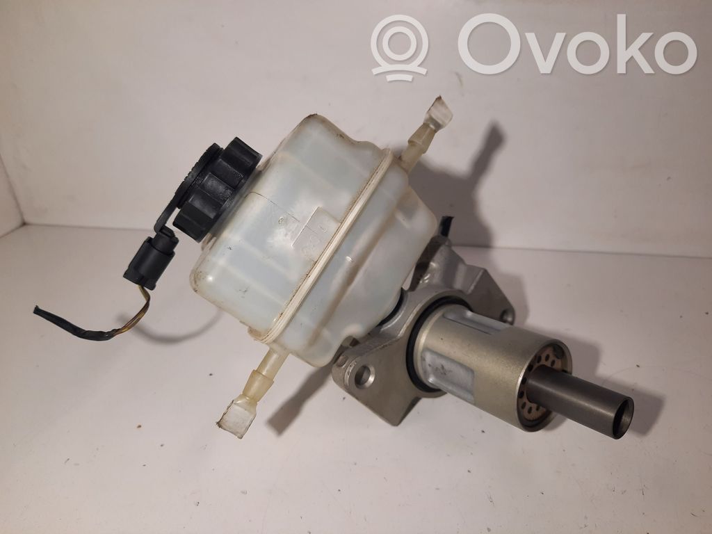 Master brake cylinder   03350886541