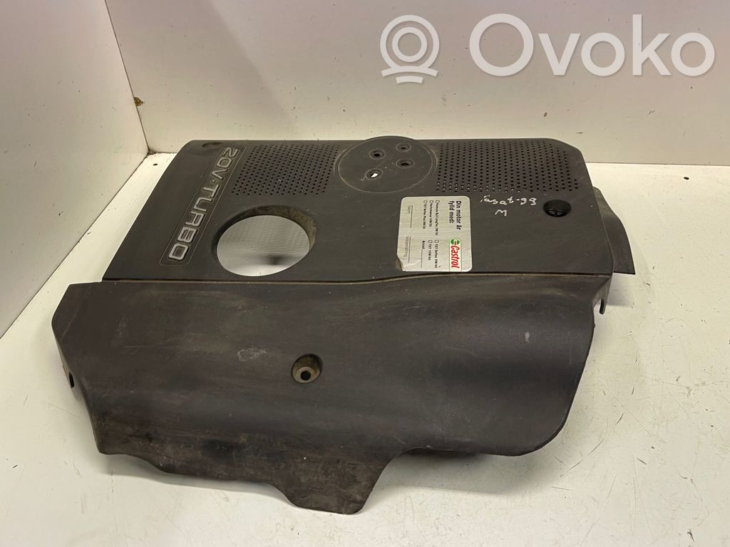 Volkswagen PASSAT B5 Couvercle cache moteur 