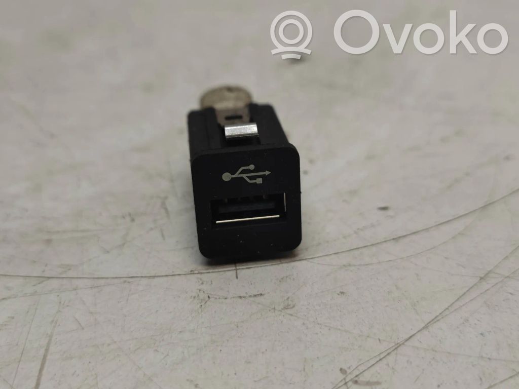 USB socket connector   6131916719601