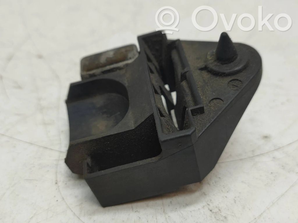 Radiator mount bracket   1723338