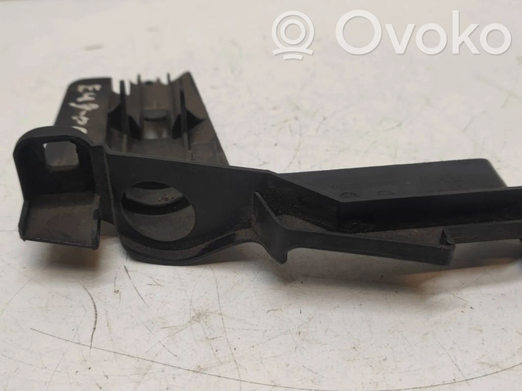 Headlight/headlamp mounting bracket   1301073017