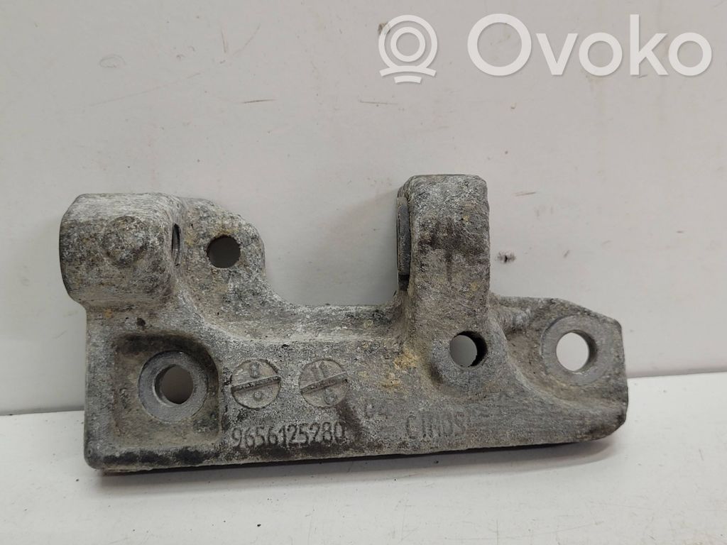 Citroen Jumpy Engine mounting bracket 