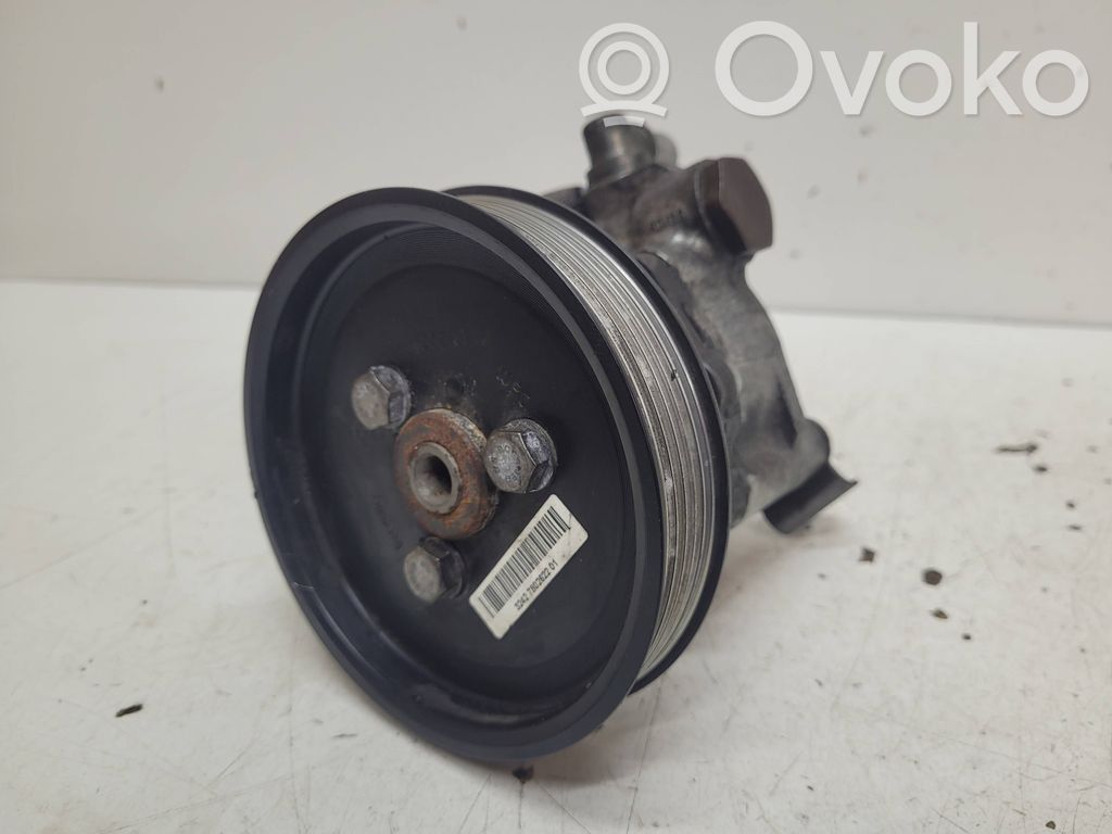 BMW X3 E83 Ohjaustehostimen pumppu 