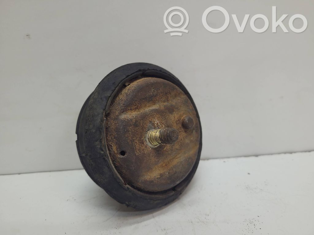 BMW 3 E36 Engine mount bracket 