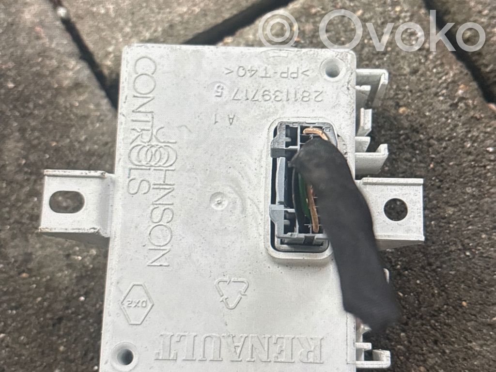 GPS navigation control unit/module   2523902,283466187R