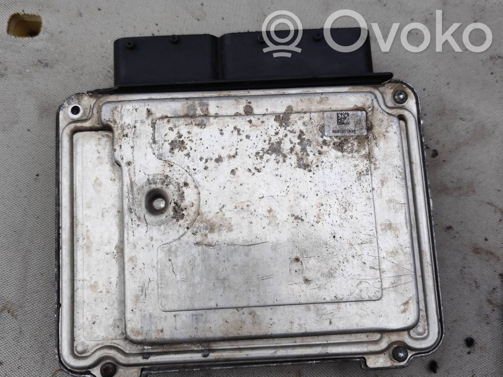 Opel Vectra C Engine control unit/module 