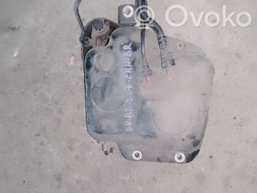 Audi A4 S4 B8 8K AdBlue skysčio bakelis 