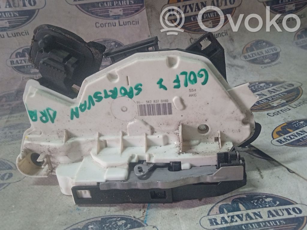 Volkswagen Golf VII Zamek drzwi przednich 