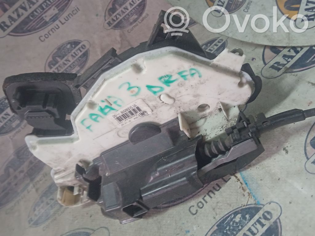 Skoda Fabia Mk3 (NJ) Türschloss vorne 