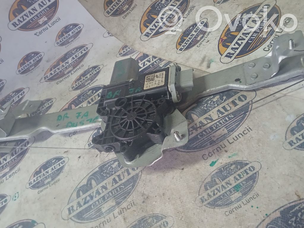 Dacia Duster Macara ușă față cu motor 