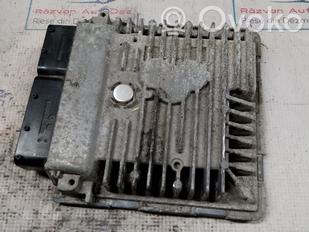 Volkswagen Golf VI Engine control unit/module 