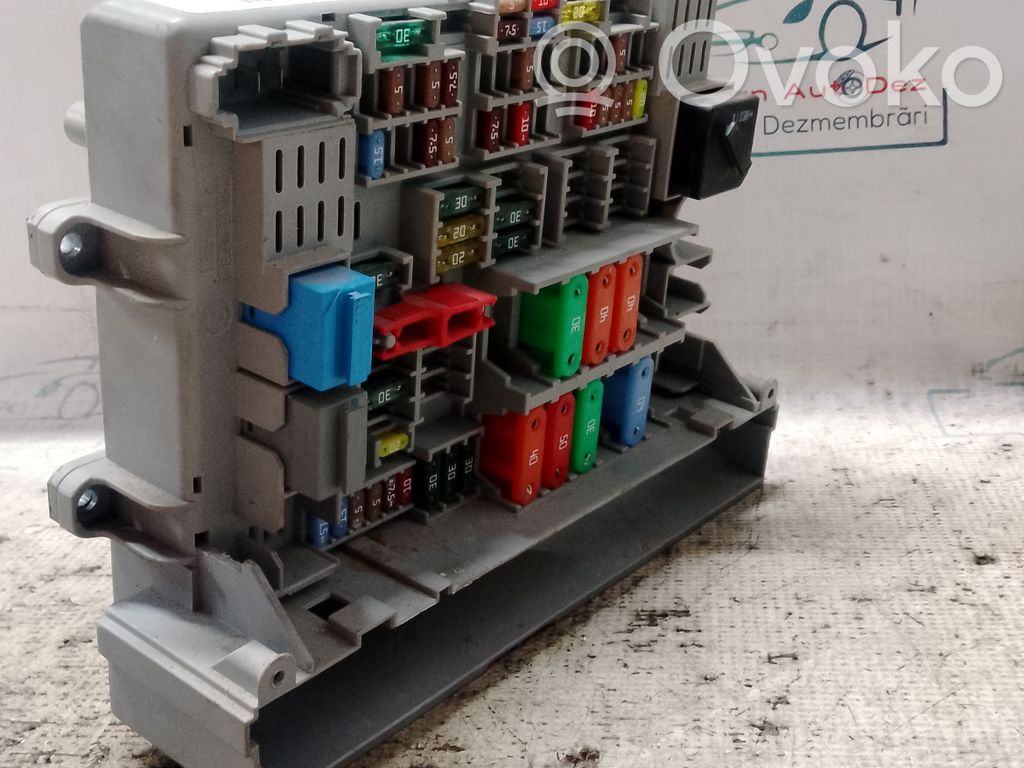 BMW E3 E9 Fuse module 