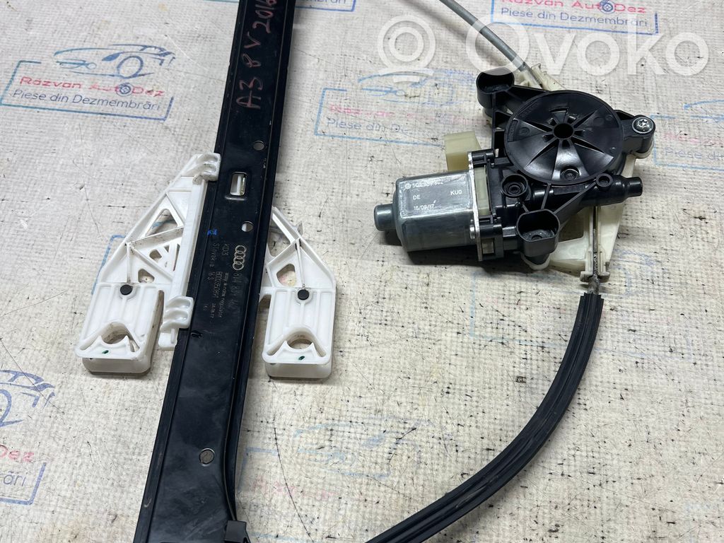 Audi A3 8Y El. Lango pakėlimo mechanizmo komplektas 