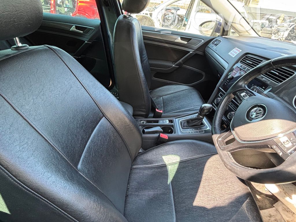 Volkswagen Golf VII Interior set 