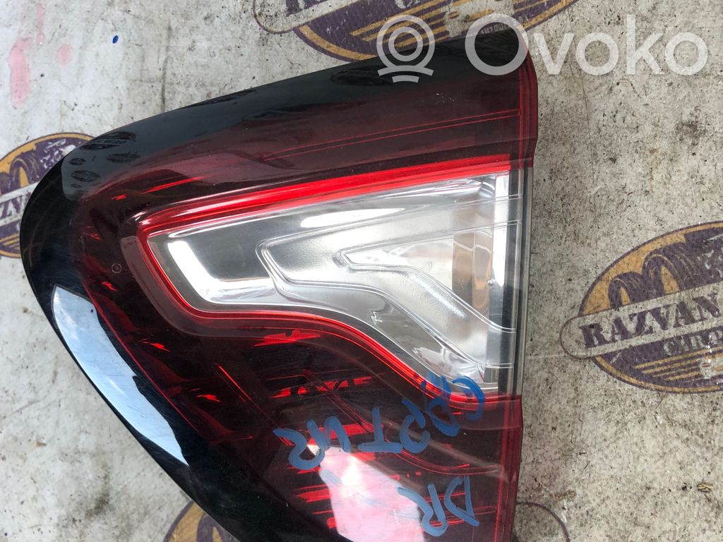 Tailgate rear/tail lights