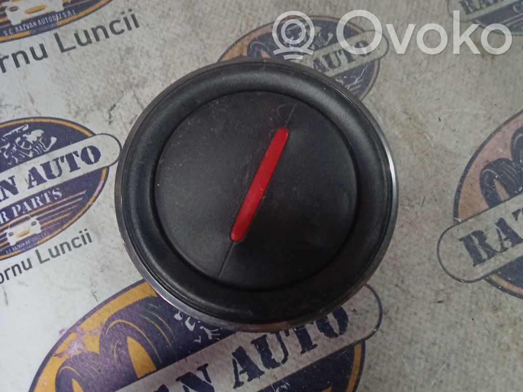 Dacia Duster Gaisa ventilācijas reste jumtā 