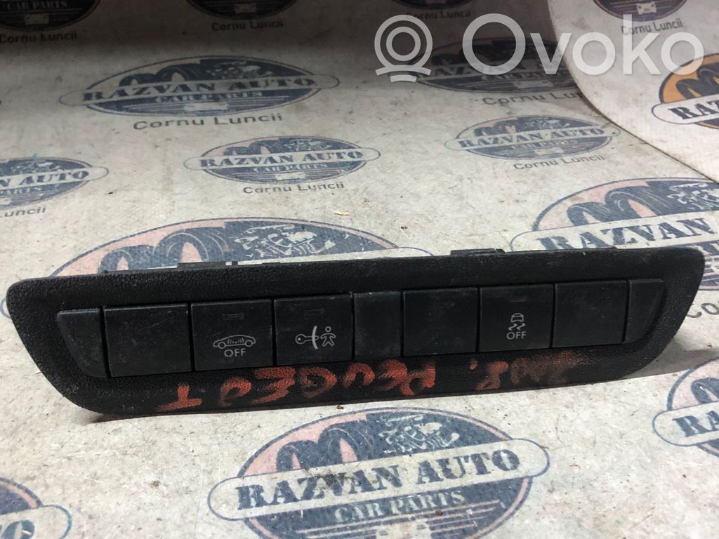 Peugeot 2008 I Mando de control del sonido 