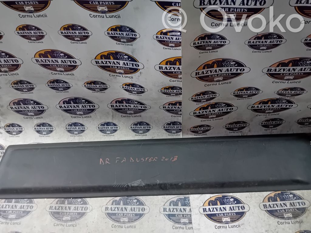 Dacia Duster Apdaila priekinių durų (moldingas) 