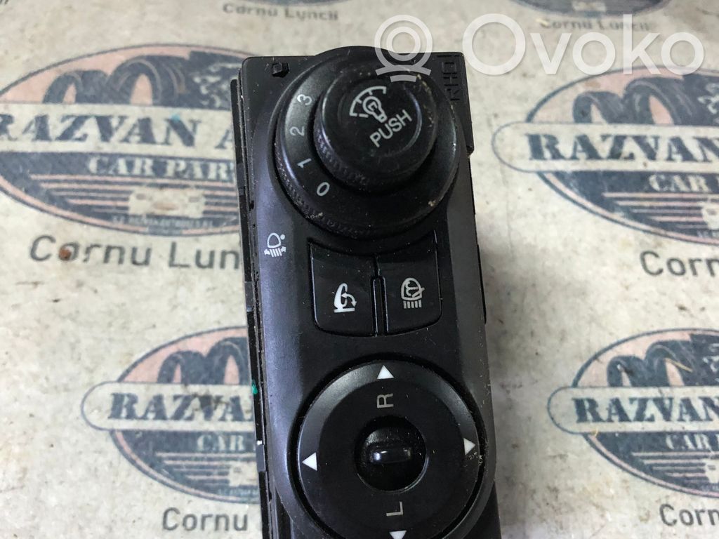 Chevrolet Captiva Wing mirror switch 