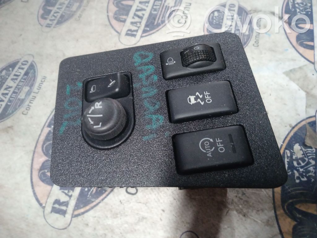 Nissan Qashqai Przycisk regulacji lusterek bocznych 