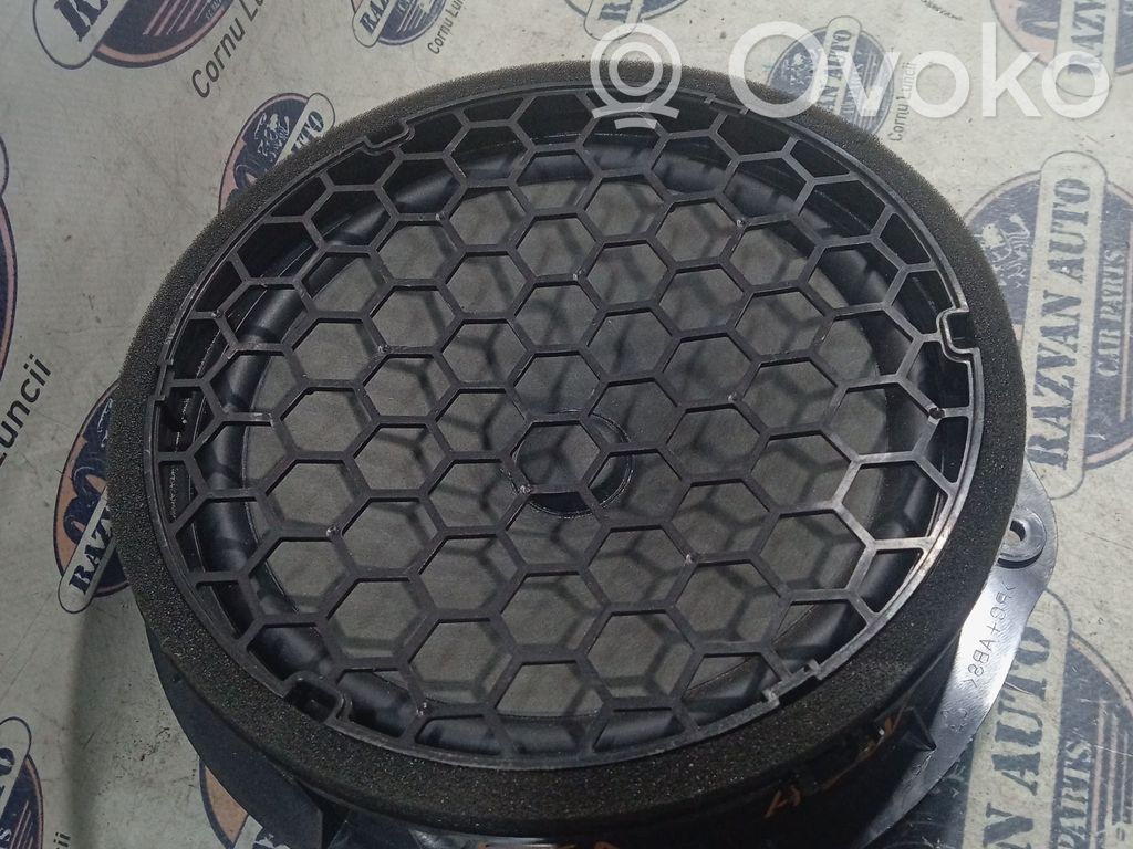 Audi A3 S3 8V Altavoz de la puerta delantera 